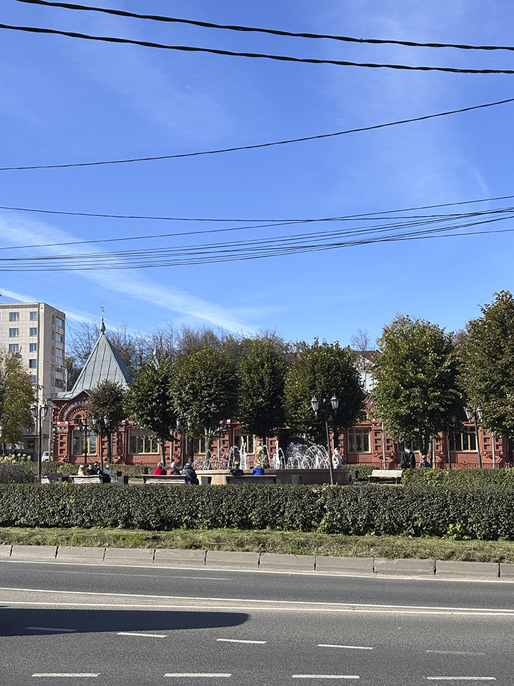 Фото-прогулка по уютному Клину (фото Олег Д., осень, 2025)