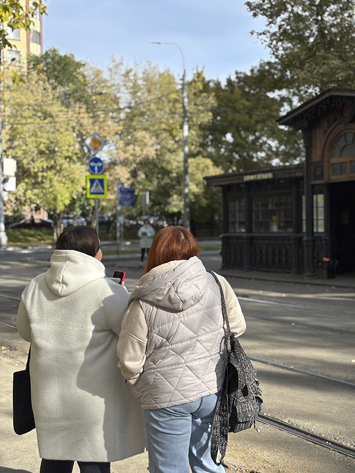 Легендарный архитектурный памятник: история старейшей трамвайной остановки столицы (фото Олег Д., Москва, осень, 2025)