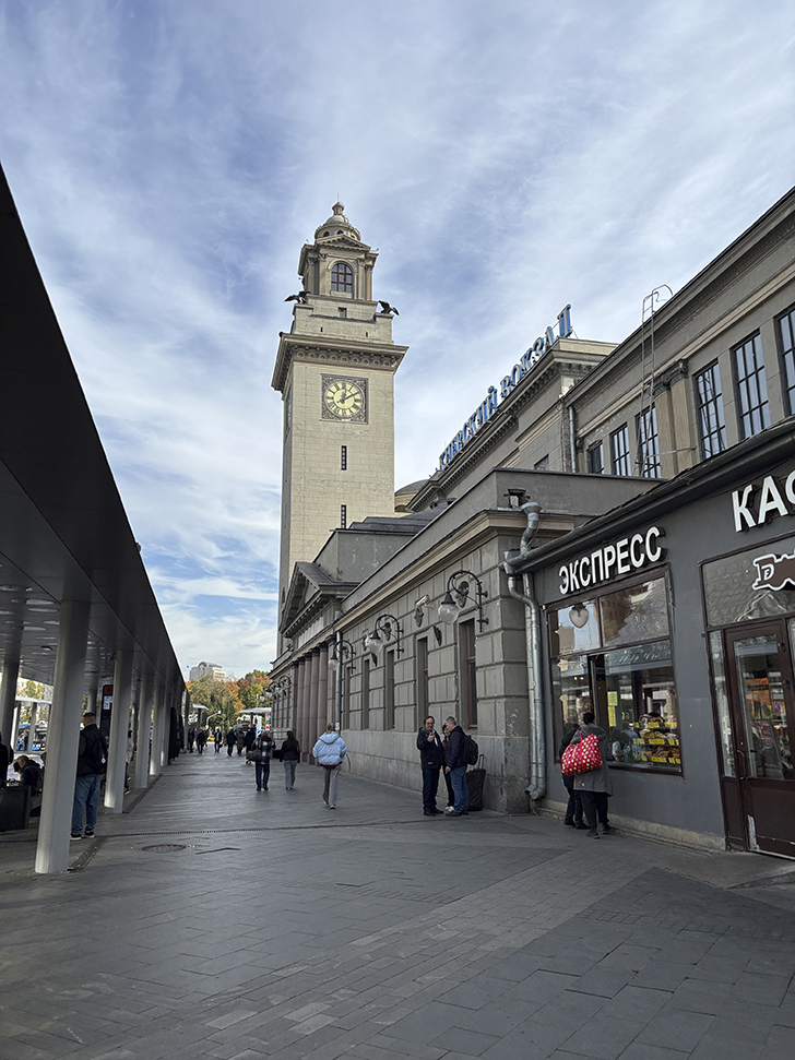 Чёрная «Иволга» (фото Олег Д., осень, 2025)