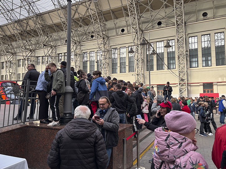 Чёрная «Иволга» (фото Олег Д., осень, 2025)