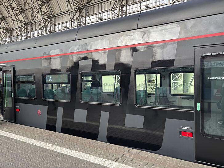 Чёрная «Иволга» (фото Олег Д., осень, 2025)