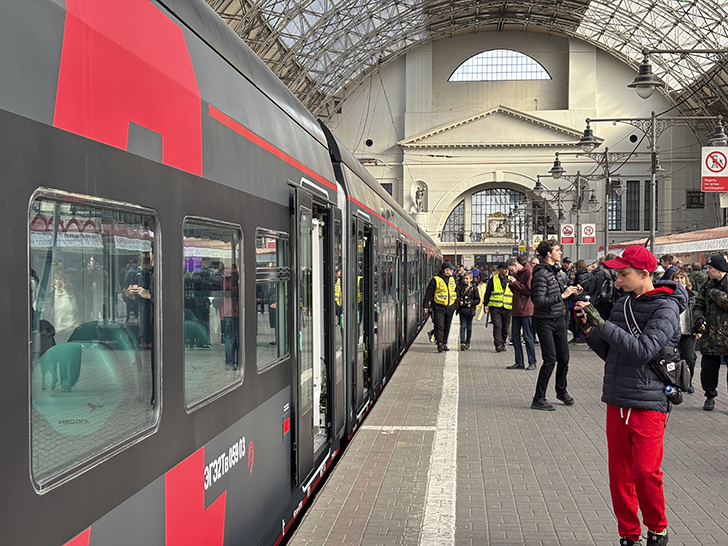 Чёрная «Иволга» (фото Олег Д., осень, 2025)