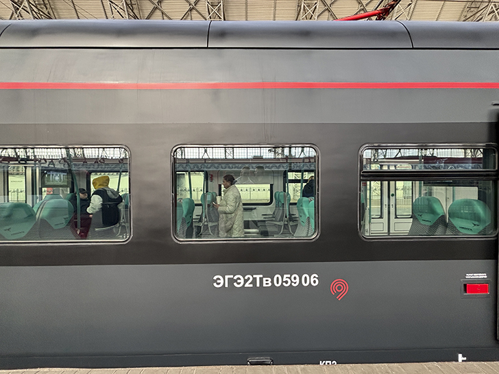 Чёрная «Иволга» (фото Олег Д., осень, 2025)