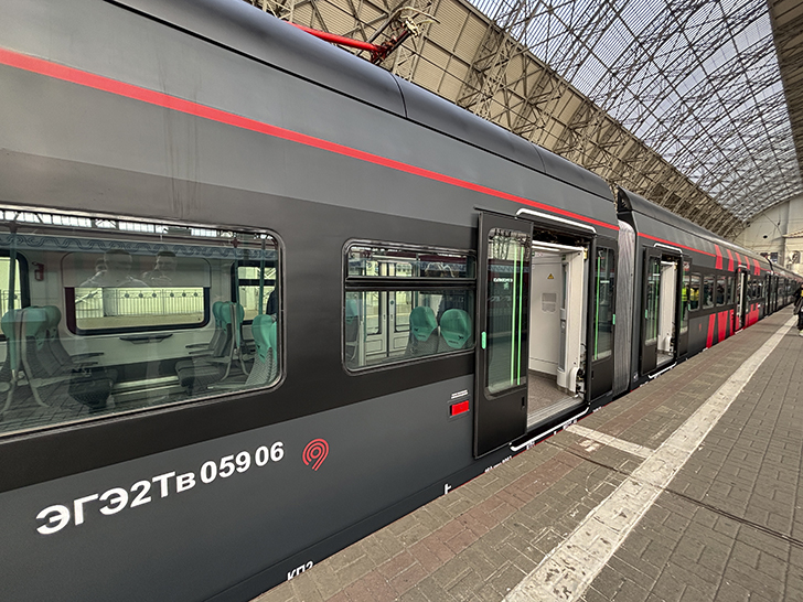 Чёрная «Иволга» (фото Олег Д., осень, 2025)