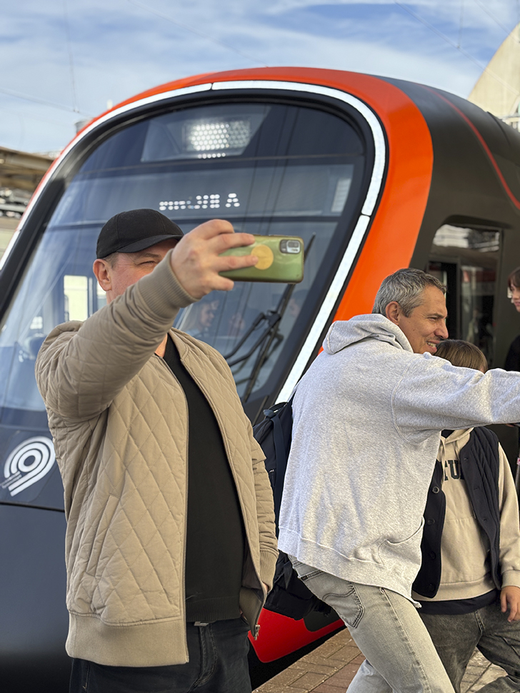 Чёрная «Иволга» (фото Олег Д., осень, 2025)