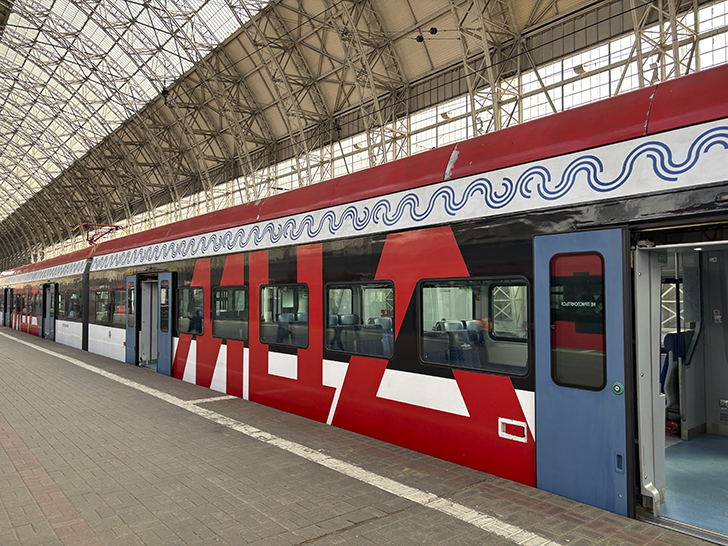 Чёрная «Иволга» (фото Олег Д., осень, 2025)