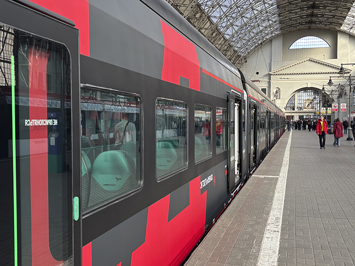 Чёрная «Иволга» (фото Олег Д., осень, 2025)