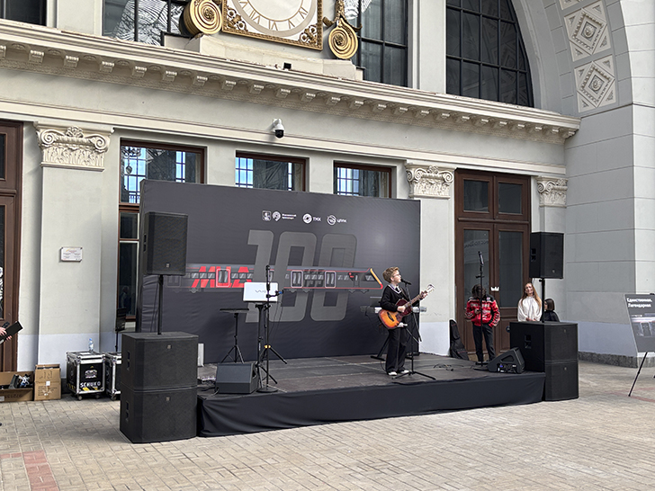 Чёрная «Иволга» (фото Олег Д., осень, 2025)