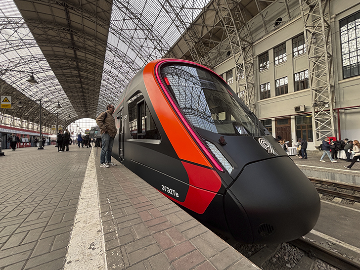 Чёрная «Иволга» (фото Олег Д., осень, 2025)