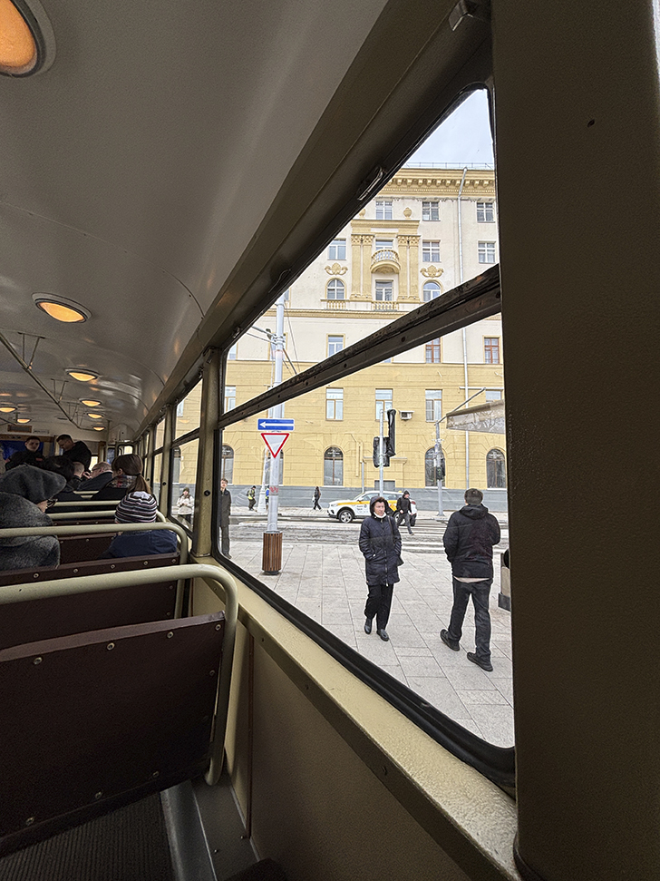 Легендарный трамвай «Аннушка» (фото Олег Д., осень, 2025)