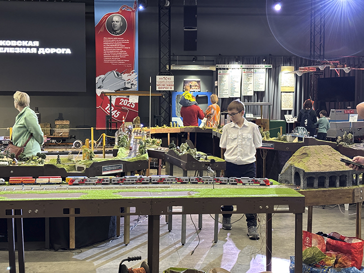 Выставка «Железнодорожная модель 2025» (фото Олег Д., осень, 2025)