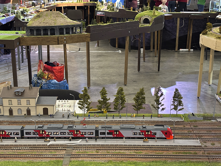 Выставка «Железнодорожная модель 2025» (фото Олег Д., осень, 2025)