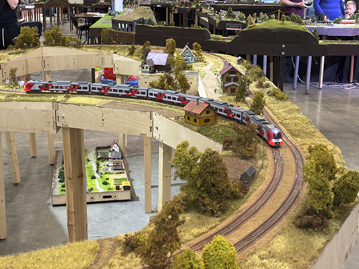 Выставка «Железнодорожная модель 2025» (фото Олег Д., осень, 2025)