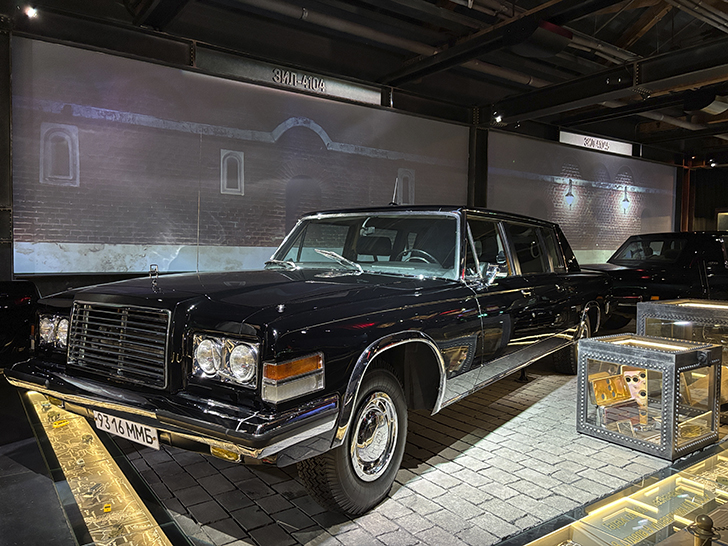 Музей Гаража особого назначения ФСО России расположен на ВДНХ в павильонах №53 и №54 (фото Олег Д., осень, 2025)