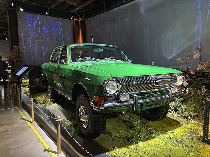 Музей Гаража особого назначения ФСО России расположен на ВДНХ в павильонах №53 и №54 (фото Олег Д., осень, 2025)