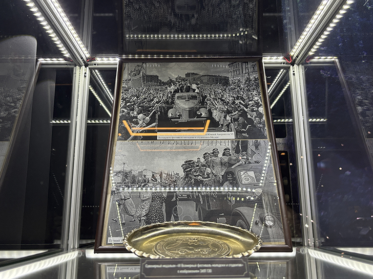 Музей Гаража особого назначения ФСО России расположен на ВДНХ в павильонах №53 и №54 (фото Олег Д., осень, 2025)