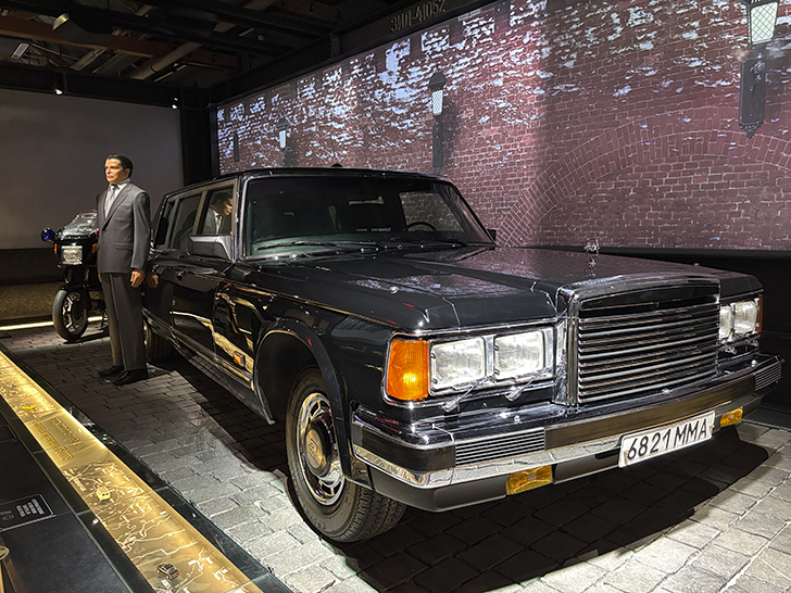 Музей Гаража особого назначения ФСО России расположен на ВДНХ в павильонах №53 и №54 (фото Олег Д., осень, 2025)