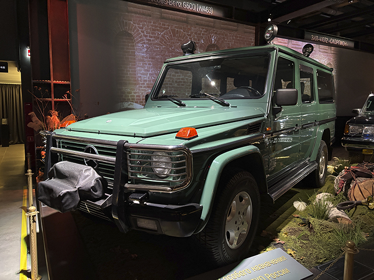 Музей Гаража особого назначения ФСО России расположен на ВДНХ в павильонах №53 и №54 (фото Олег Д., осень, 2025)