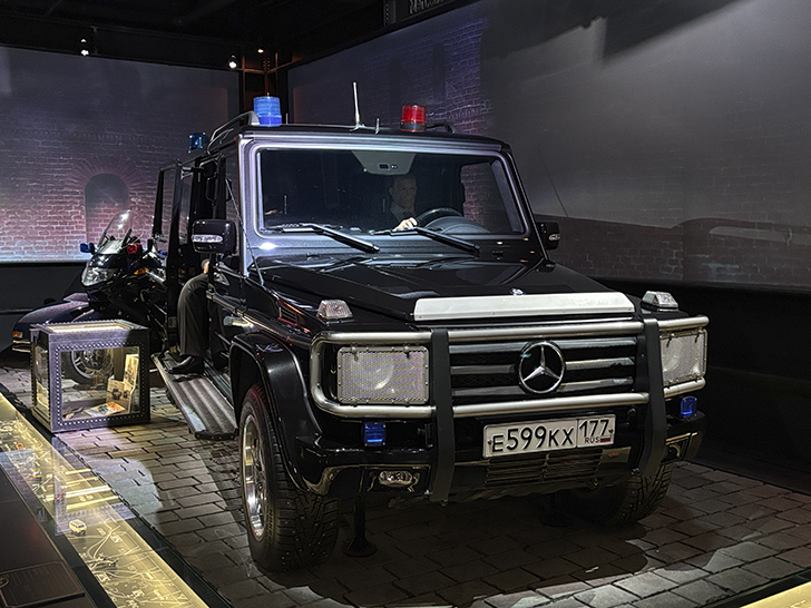 Музей Гаража особого назначения ФСО России расположен на ВДНХ в павильонах №53 и №54 (фото Олег Д., осень, 2025)