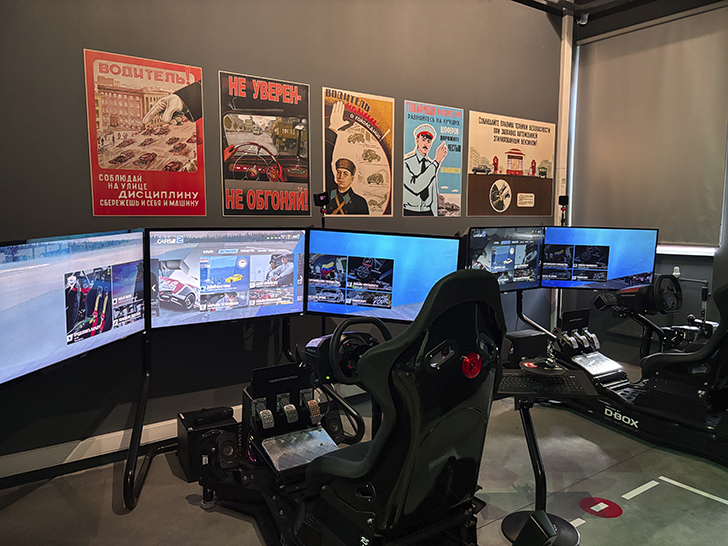 Музей Гаража особого назначения ФСО России расположен на ВДНХ в павильонах №53 и №54 (фото Олег Д., осень, 2025)