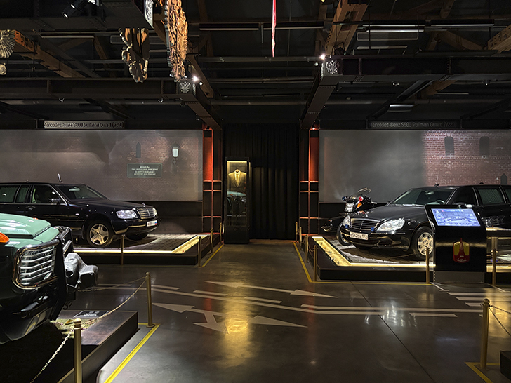 Музей Гаража особого назначения ФСО России расположен на ВДНХ в павильонах №53 и №54 (фото Олег Д., осень, 2025)