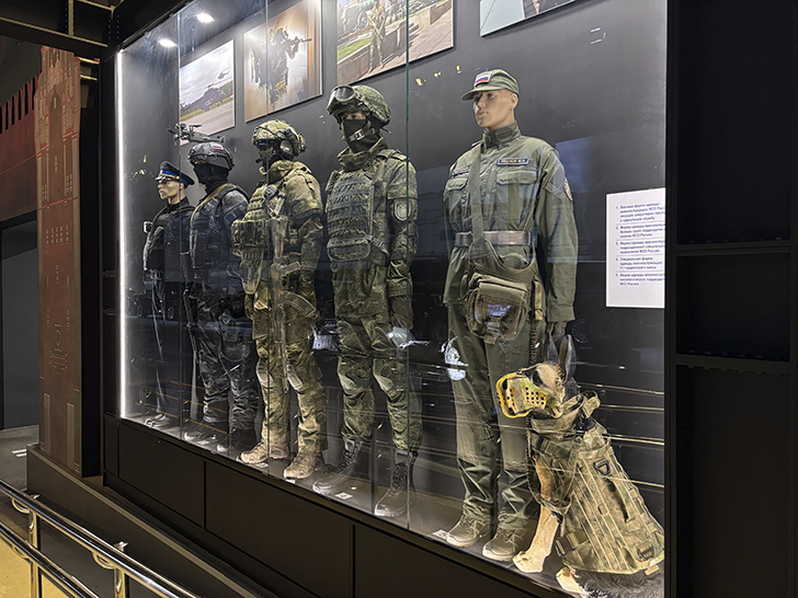 Музей Гаража особого назначения ФСО России расположен на ВДНХ в павильонах №53 и №54 (фото Олег Д., осень, 2025)