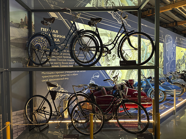 Павильон №54 на ВДНХ — это пространство Музея Гаража особого назначения ФСО России (фото Олег Д., осень, 2025)