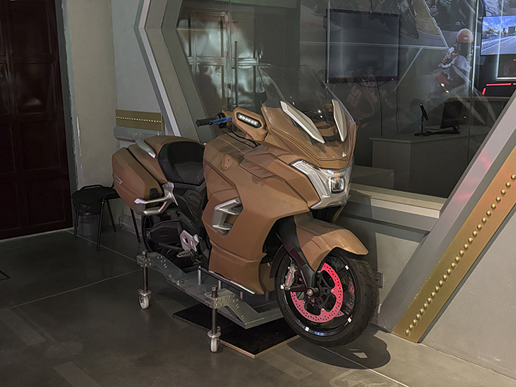 Павильон №54 на ВДНХ — это пространство Музея Гаража особого назначения ФСО России (фото Олег Д., осень, 2025)