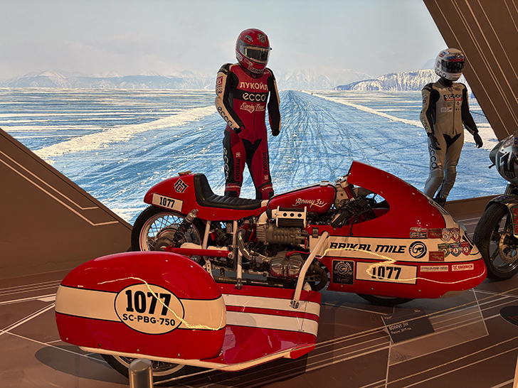 Павильон №54 на ВДНХ — это пространство Музея Гаража особого назначения ФСО России (фото Олег Д., осень, 2025)