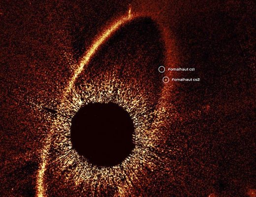Кольцо обломков и пылевые облака cs1 и cs2 у звезды Fomalhaut. Credit: NASA, ESA, Paul Kalas