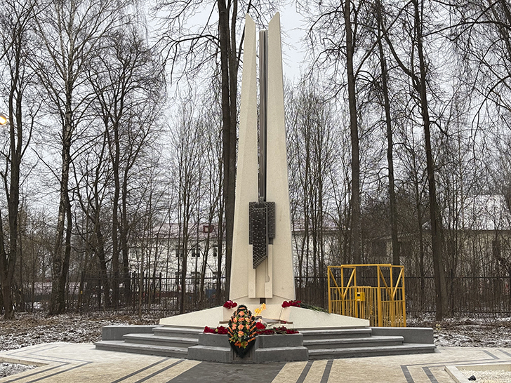 В Майданово зажгли Вечный огонь (фото Олег Д., декабрь, 2025)