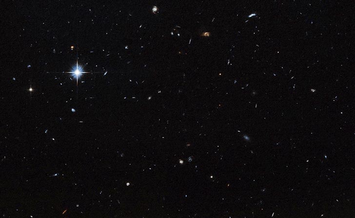 Снимок области, в которой расположен объект Cloud-9. Тщательные наблюдения с помощью космического телескопа «Hubble» не выявили в ней ни одной звезды. Credit: NASA, ESA