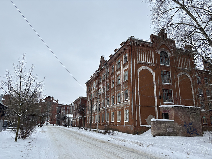 Морозовский городок (Двор Пролетарки) в Твери: история и архитектура (фото Олег Д., январь, 2026)