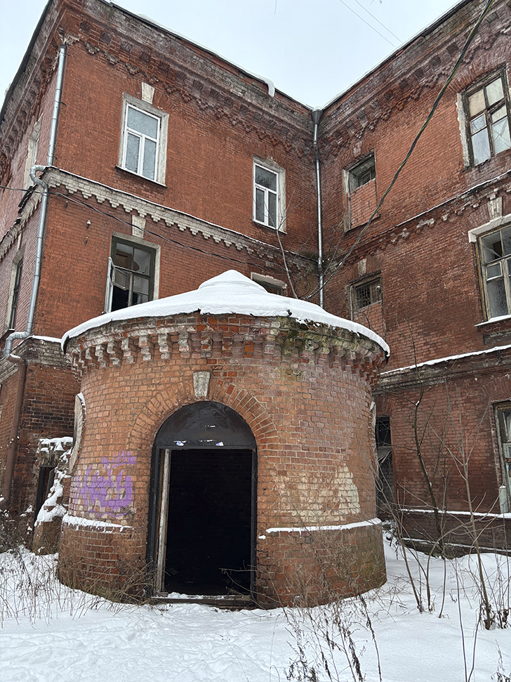 Морозовский городок (Двор Пролетарки) в Твери: история и архитектура (фото Олег Д., январь, 2026)
