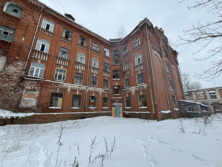 Морозовский городок (Двор Пролетарки) в Твери: история и архитектура (фото Олег Д., январь, 2026)
