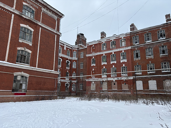 Морозовский городок (Двор Пролетарки) в Твери: история и архитектура (фото Олег Д., январь, 2026)