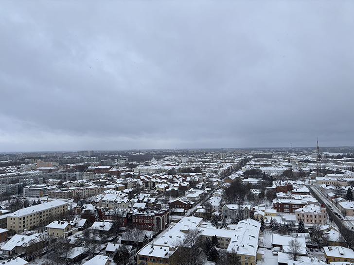 В Твери есть примечательное здание, известное в народе как «Рюмка» (фото Олег Д., январь, 2026)