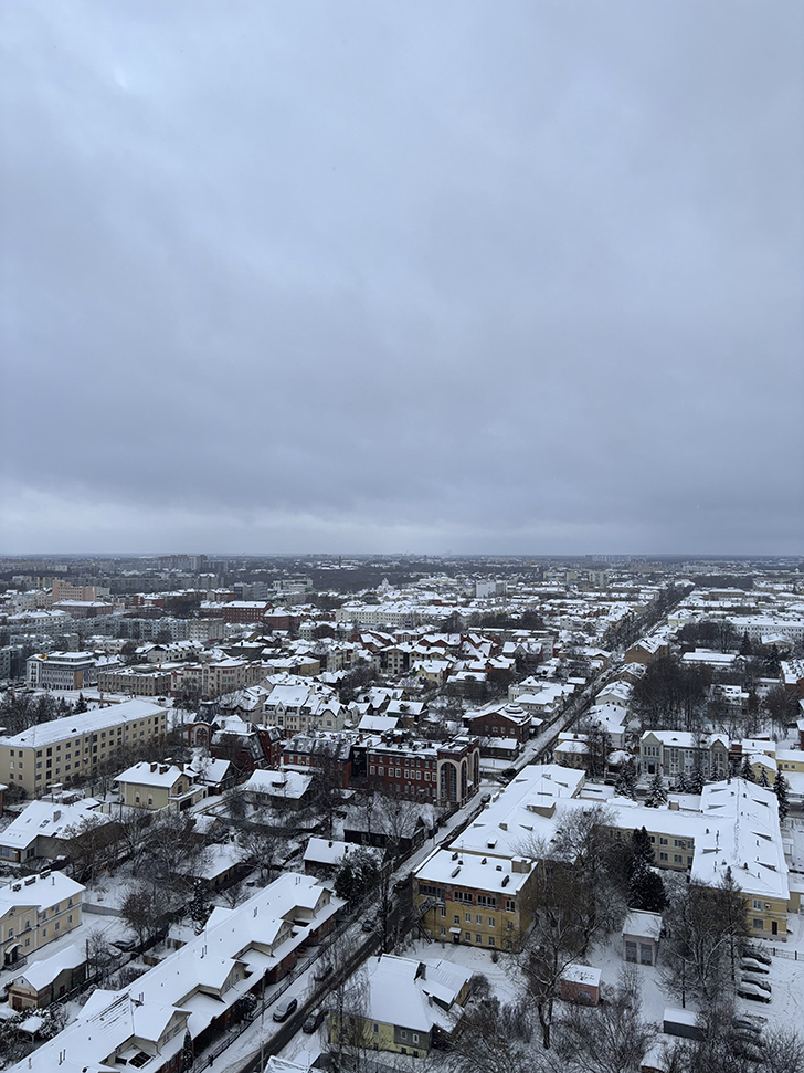 В Твери есть примечательное здание, известное в народе как «Рюмка» (фото Олег Д., январь, 2026)