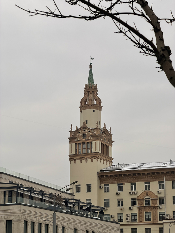 Осколки Санкт-Петербурга в Москве (фото Олег Д., март, 2026)