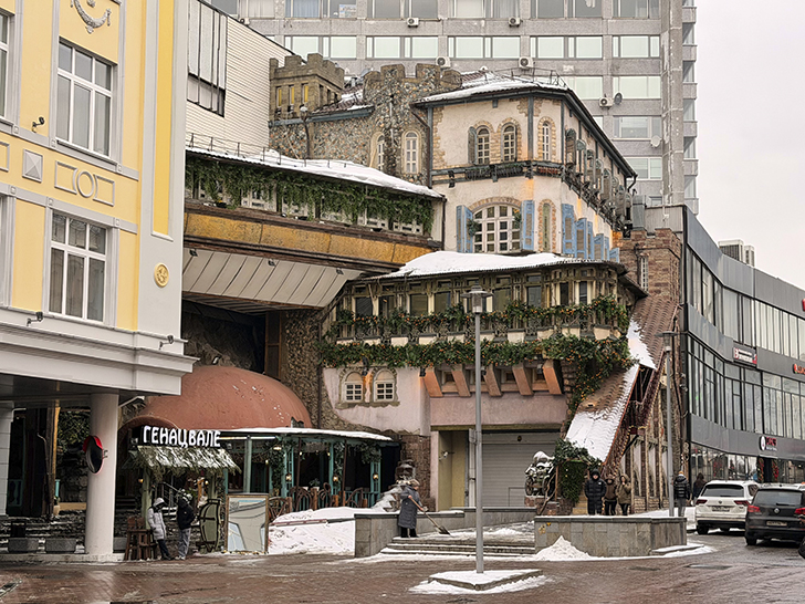 Осколки Санкт-Петербурга в Москве (фото Олег Д., март, 2026)