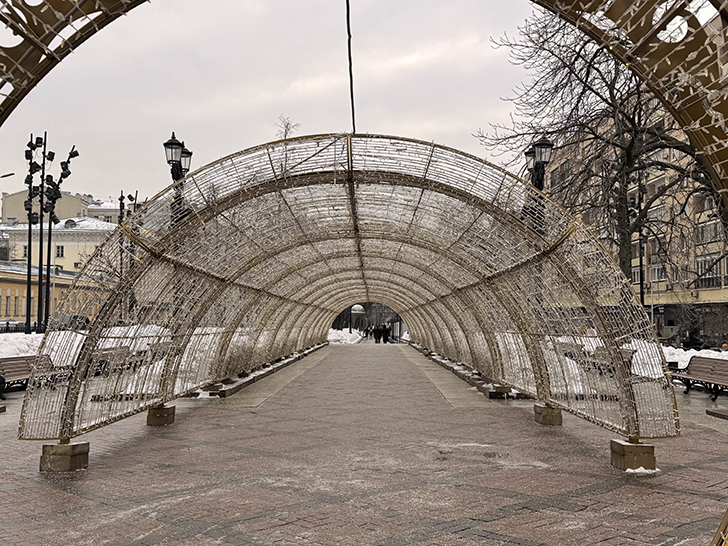 Осколки Санкт-Петербурга в Москве (фото Олег Д., март, 2026)