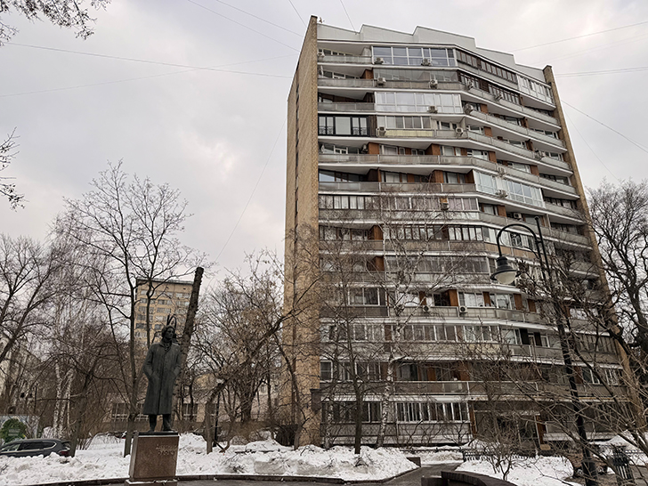 Осколки Санкт-Петербурга в Москве (фото Олег Д., март, 2026)