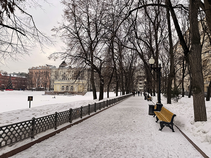 Осколки Санкт-Петербурга в Москве (фото Олег Д., март, 2026)