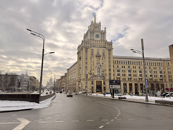 Осколки Санкт-Петербурга в Москве (фото Олег Д., март, 2026)