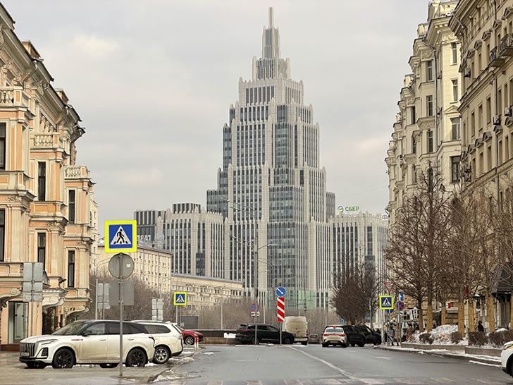 Осколки Санкт-Петербурга в Москве (фото Олег Д., март, 2026)