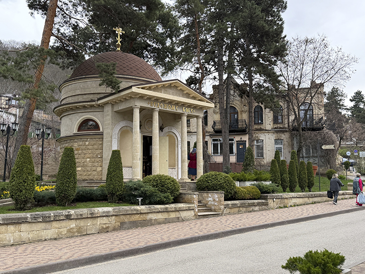 Заключительный день в Кисловодске - прогулка по парку и вылет домой (фото Олег Д., весна, 2026)