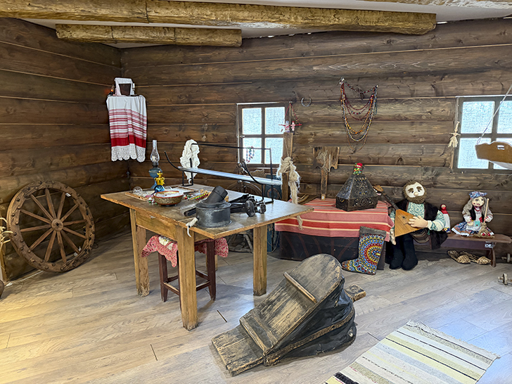 Клинское подворье - музей ёлочной игрушки (фото Олег Д., лето, 2026)