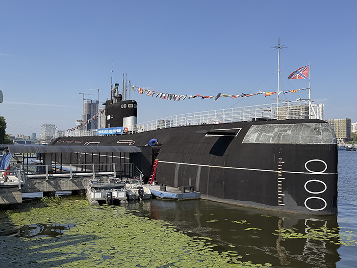 Музей подводной лодки Б‑396 «Новосибирский комсомолец» (фото Олег Д., лето, 2026)