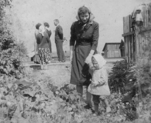Спасенные фотографии (фото из архива В.Кузьмина)
