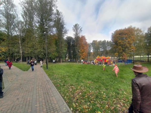 г.Клин, «Сестрорецкий» парк (фото из архива сайта infoce-klin.ru, октябрь, 2021)